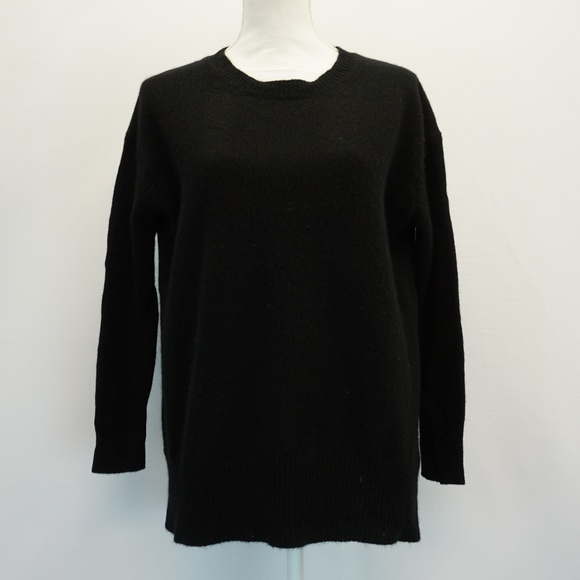 chelsea and theodore sweater